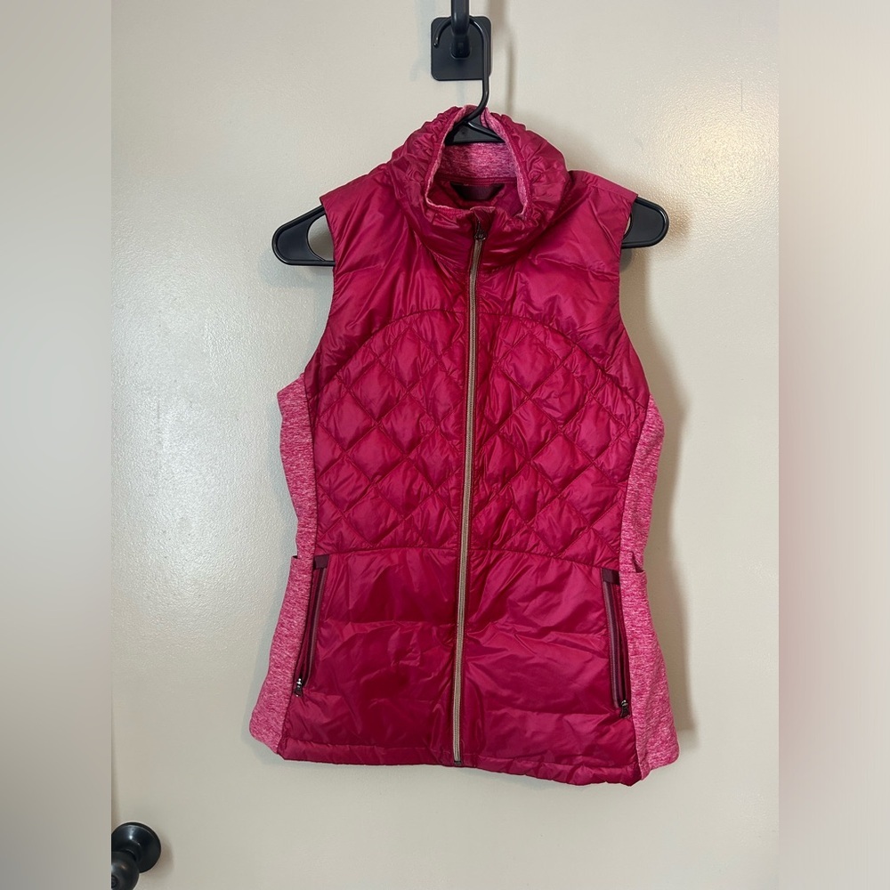 Lululemon down for a run vest size 8